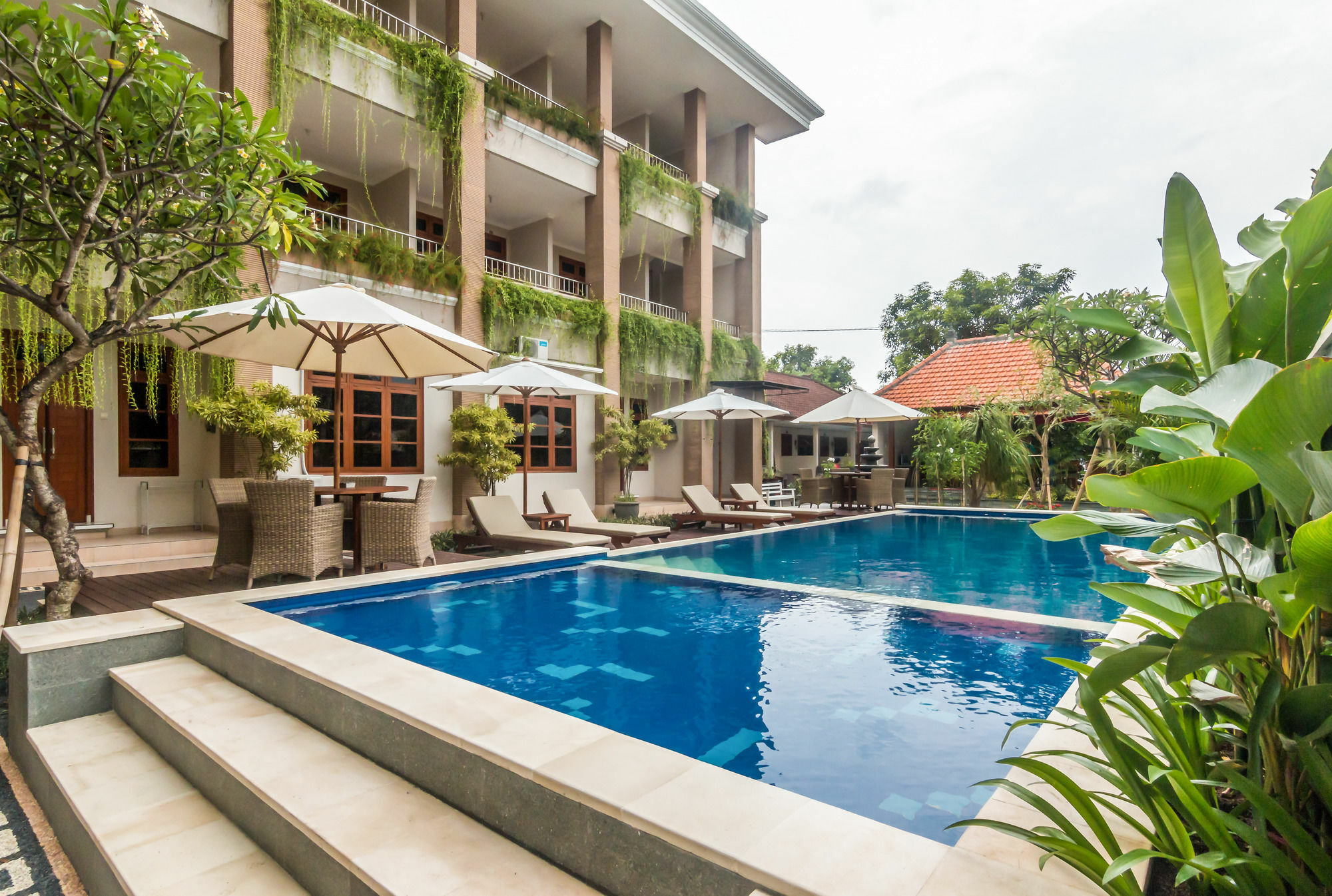Zen Rooms Basic Kuta Kubu Anyar Exterior foto